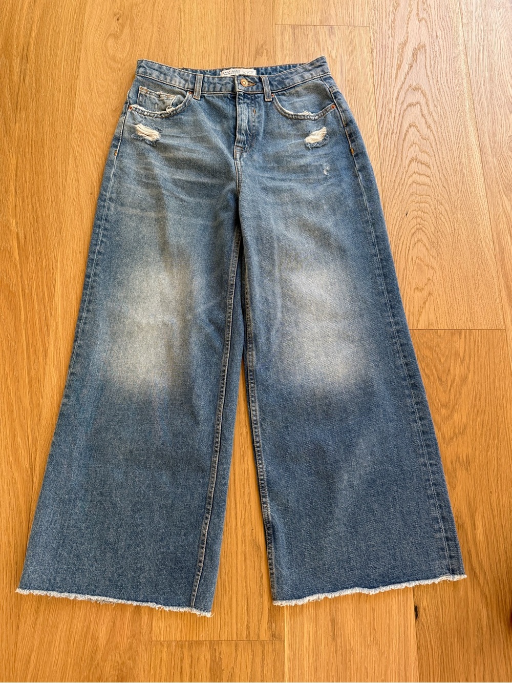 Zara Wide Leg High Waist Cropped  Blue Jeans Sz. 4